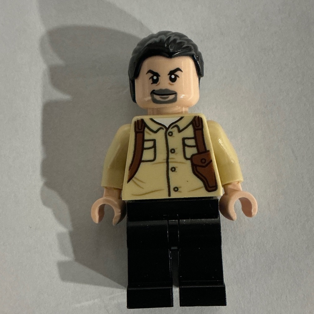 LEGO Jurassic World Vic Hoskins Minifigure